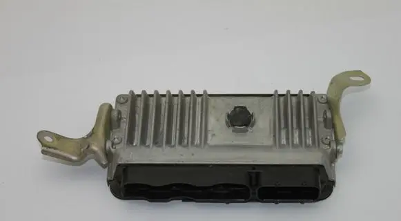 Toyota Yaris Engine control unit/module 896610U140