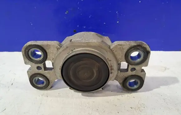 Volvo V60 Engine mount bracket 31316875 31277315