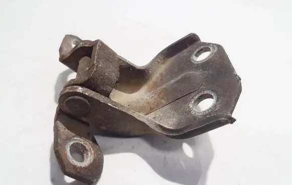 Hyundai Elantra Front door upper hinge