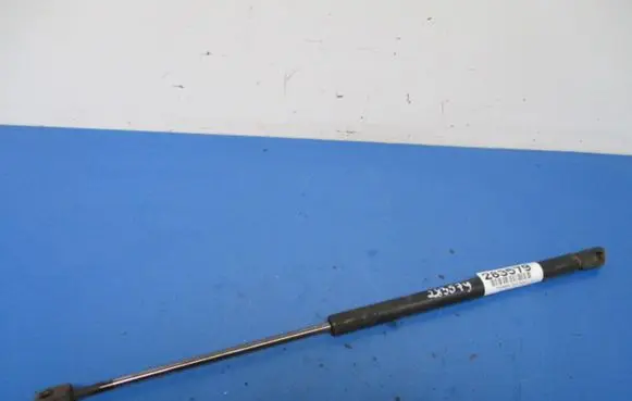 Volkswagen Golf II Shock absorber/damper mounting bracket 