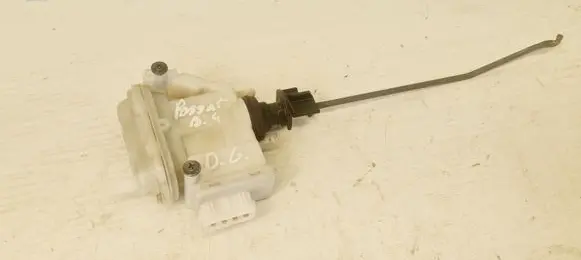 Volkswagen PASSAT B4 Central locking vacuum pump 357862153H