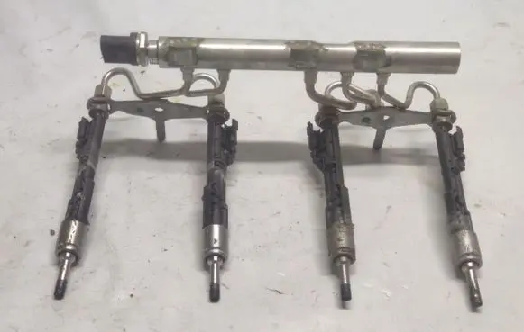 BMW 6 F12 F13 Fuel injector 13647597870 10213541