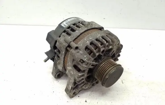 Hyundai ix35 Generator/alternator 373002F100