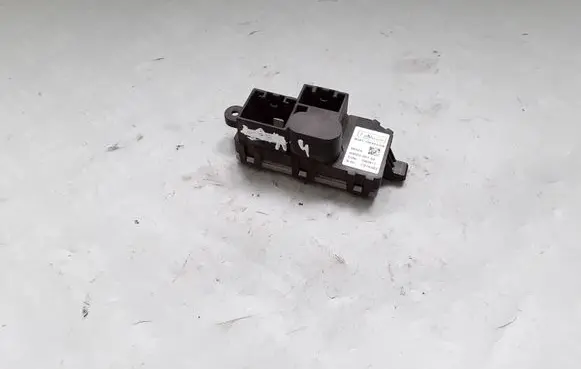 Ford Mondeo MK IV Heater blower motor/fan resistor 6G9T19E624DB A600500102 C276382