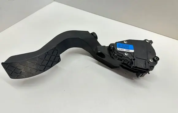 Audi A6 S6 C5 4B Accelerator throttle pedal 6PV00837602 8D1723523M