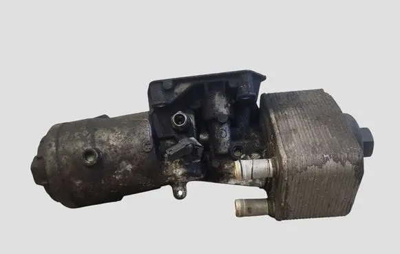 Volkswagen PASSAT B6 Oil filter cover 045115389J