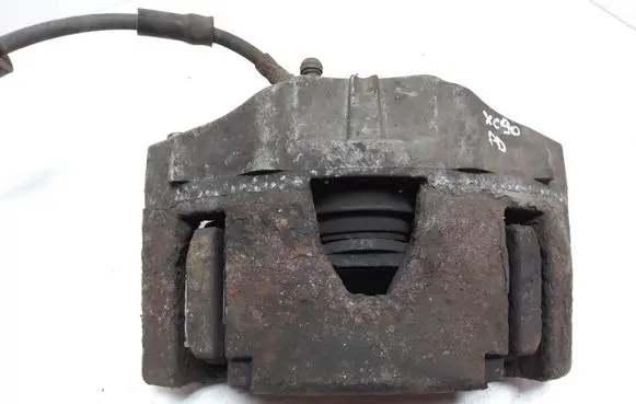 Volvo XC90 Front brake caliper 30657307