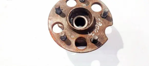 Toyota Highlander XU40 Rear wheel hub