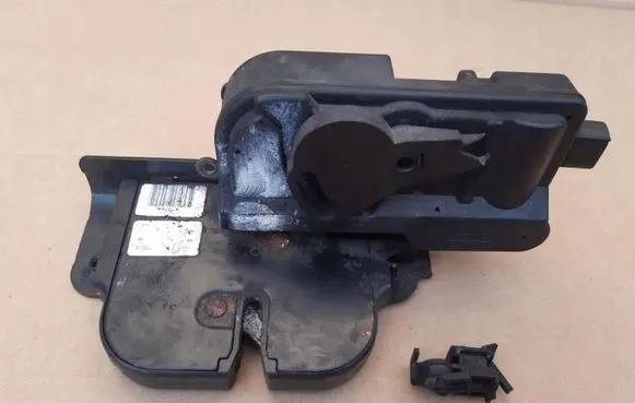 Mercedes-Benz Vito Viano W639 Tailgate lock latch 