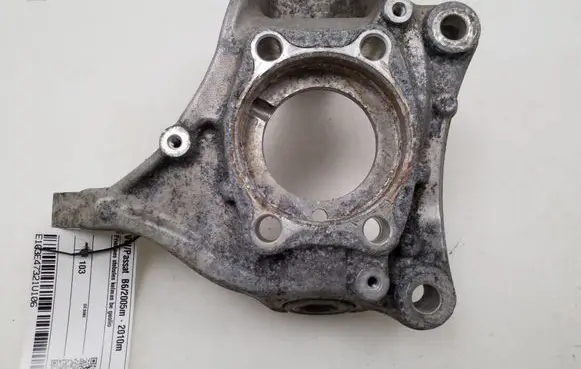 Volkswagen PASSAT B6 Front wheel hub spindle knuckle 