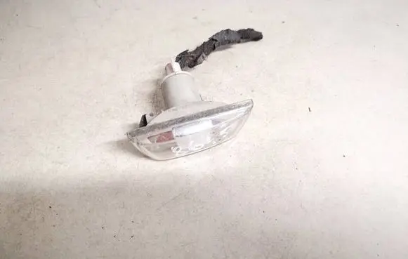 Opel Insignia A Front fender indicator light 13497989 13497990