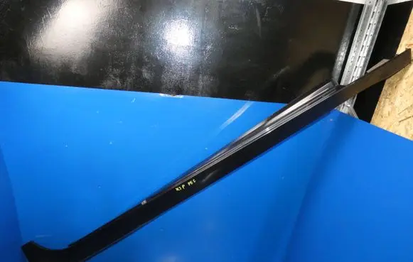 Jaguar XJ X351 Foot area side trim AW93F31184