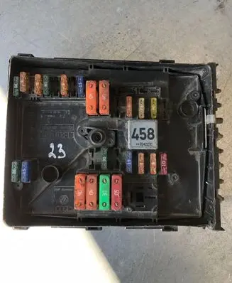 Volkswagen PASSAT B6 Fuse box set 1K0937036B 1K0937229 8T1888034