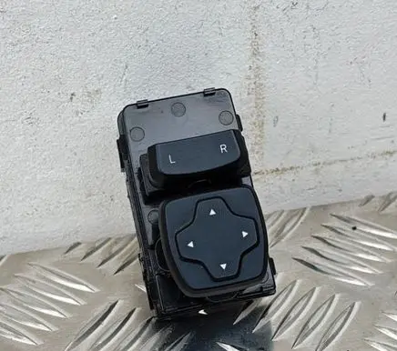 Hyundai Kona I Wing mirror switch 3K548A1000
