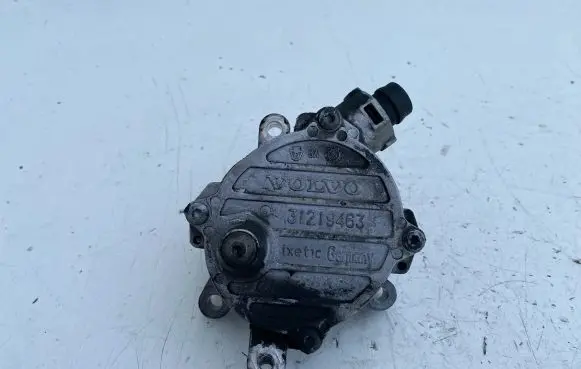 Volvo V70 Vacuum pump 31219463