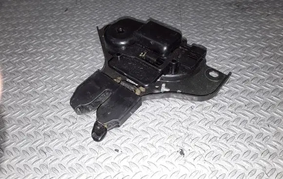 Cadillac CTS Tailgate/trunk/boot lock/catch/latch 25705649