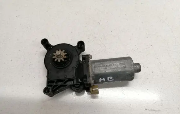 Mercedes-Benz E W210 Front door window regulator motor 0130821670