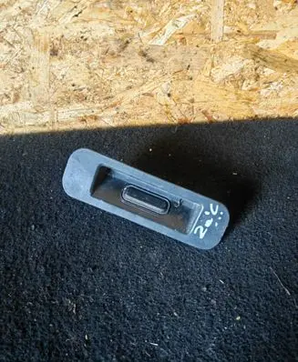 Opel Zafira C Tailgate opening switch 13271375