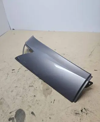 Rear fender molding trim