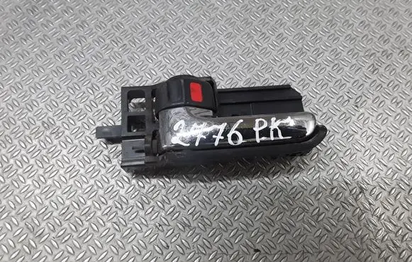 Toyota Corolla Verso E121 Front door interior handle
