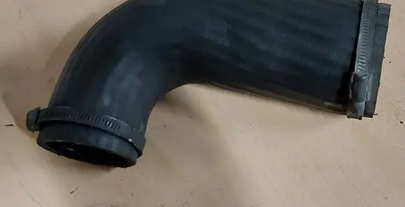 Volvo V70 Intercooler hose/pipe