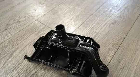 Mercedes-Benz E W212 Oil fill pipe A6511800051