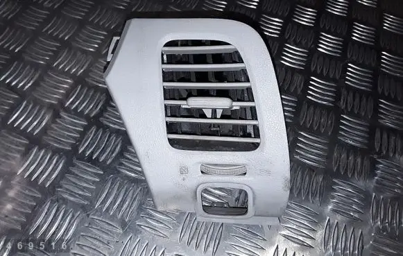 Nissan Leaf I (ZE0) Dashboard side air vent grill/cover trim 687613NA0A