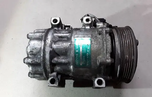 Volvo V50 Air conditioning (A/C) compressor (pump) SD7V16