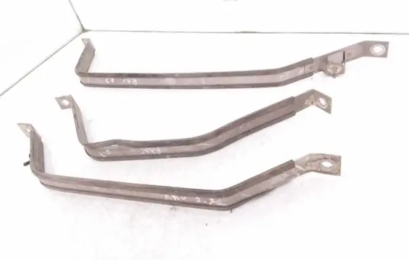 Toyota RAV 4 (XA40) Fuel tank mounting bracket 