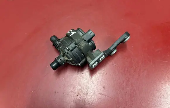 BMW X3 G01 Electric auxiliary coolant/water pump 8474820