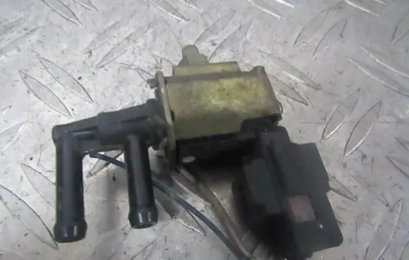 Mazda 626 Turbo solenoid valve K5T48279 Z504