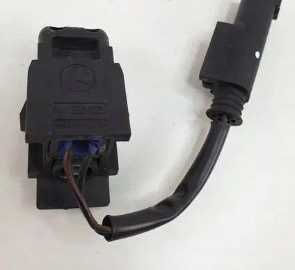 Mercedes-Benz SL R230 Windshield washer spray nozzle 