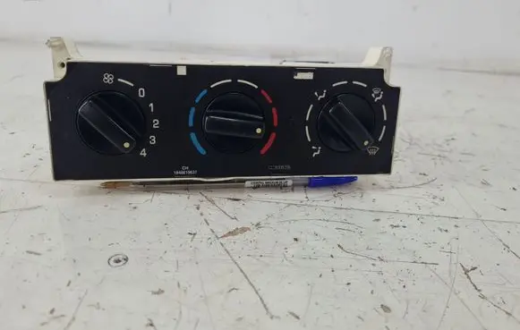 Citroen Berlingo Climate control unit 030805G