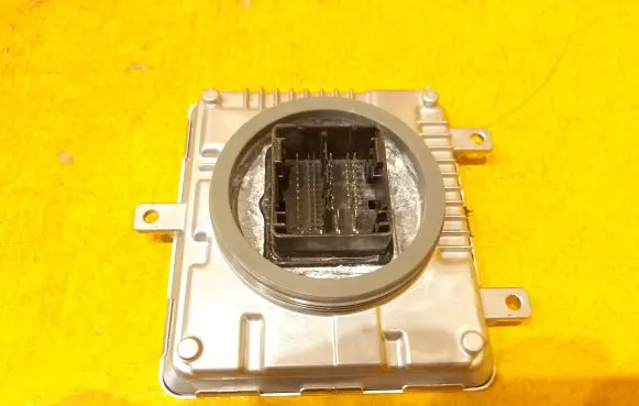Volkswagen Golf VII Voltage converter/converter module 95C941591J
