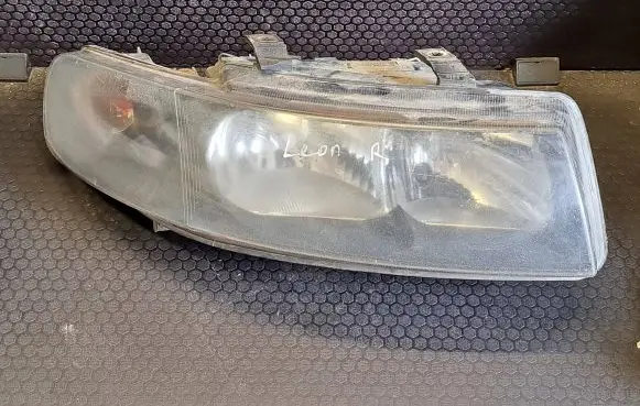 Seat Leon (1M) Headlight/headlamp 1M1941002D 67742701