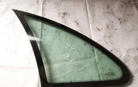 Citroen Xsara Picasso Rear side window as2