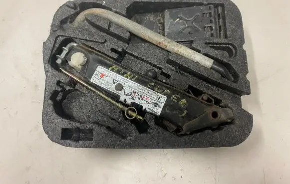 Mini One - Cooper Clubman R55 Tool set 