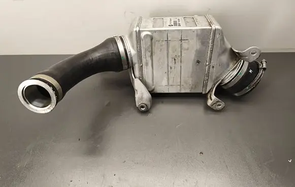 BMW 5 F10 F11 Intercooler radiator 7575404 P3425004