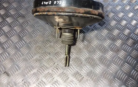 Iveco Daily 30.8 - 9 Brake booster