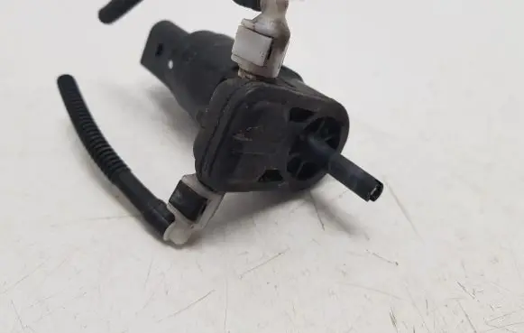 Volkswagen Polo V 6R Windscreen/windshield washer pump 1K6955651