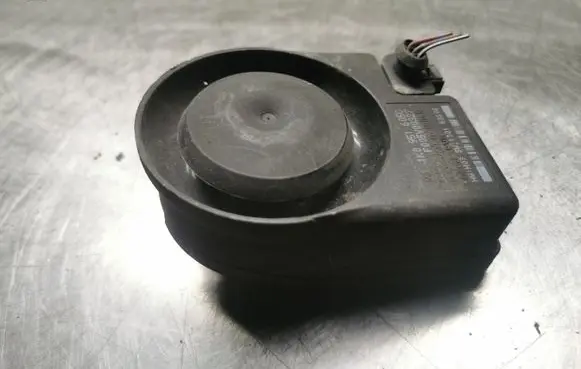 Volkswagen PASSAT B6 Alarm system siren 1K0951605C