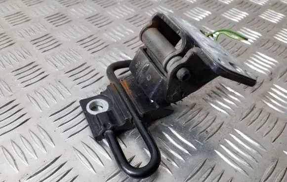 Volkswagen Touran II Rear door lower hinge