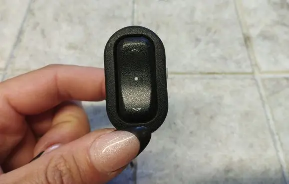 Opel Zafira A Electric window control switch 13363100 90561388