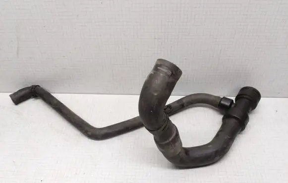 Audi A4 S4 B5 8D Engine coolant pipe/hose 8D0121055G