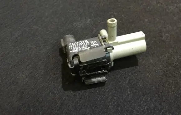 Toyota Corolla E120 E130 Turbo solenoid valve 9008091218 90080-91218