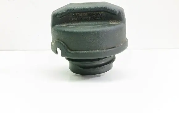 Audi A4 S4 B5 8D Fuel tank filler cap 191201553A