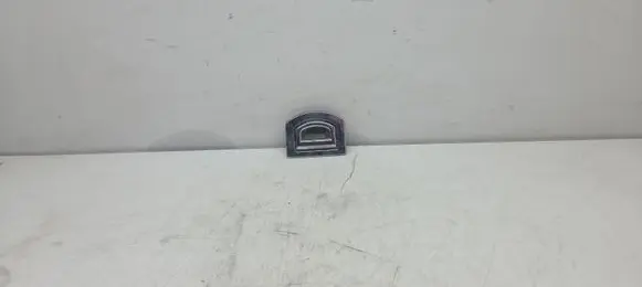 Volkswagen Touran I Tie down hook / loop 