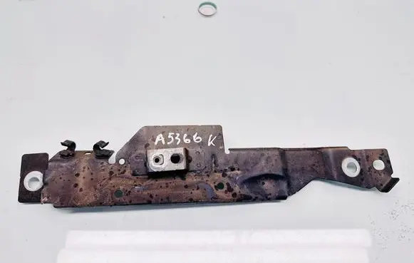 Volvo S90, V90 Fender mounting bracket