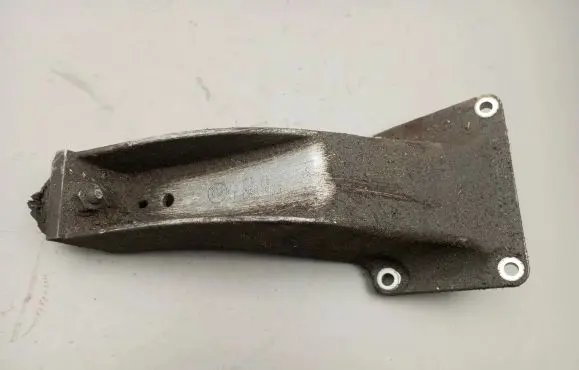 BMW 5 E39 Engine mounting bracket 1092973