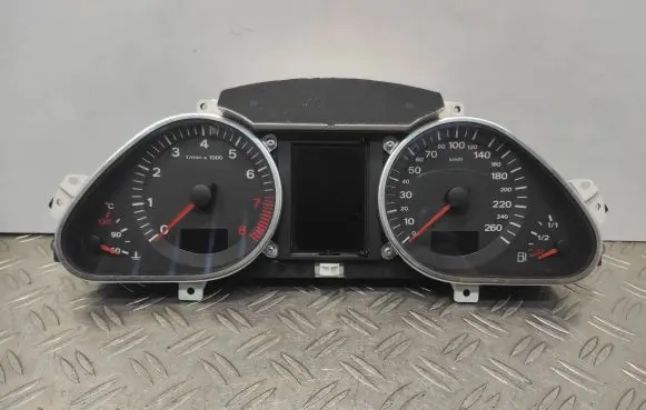 Audi A6 S6 C6 4F Speedometer (instrument cluster) 4F0920900M 4F0910900A 0031004